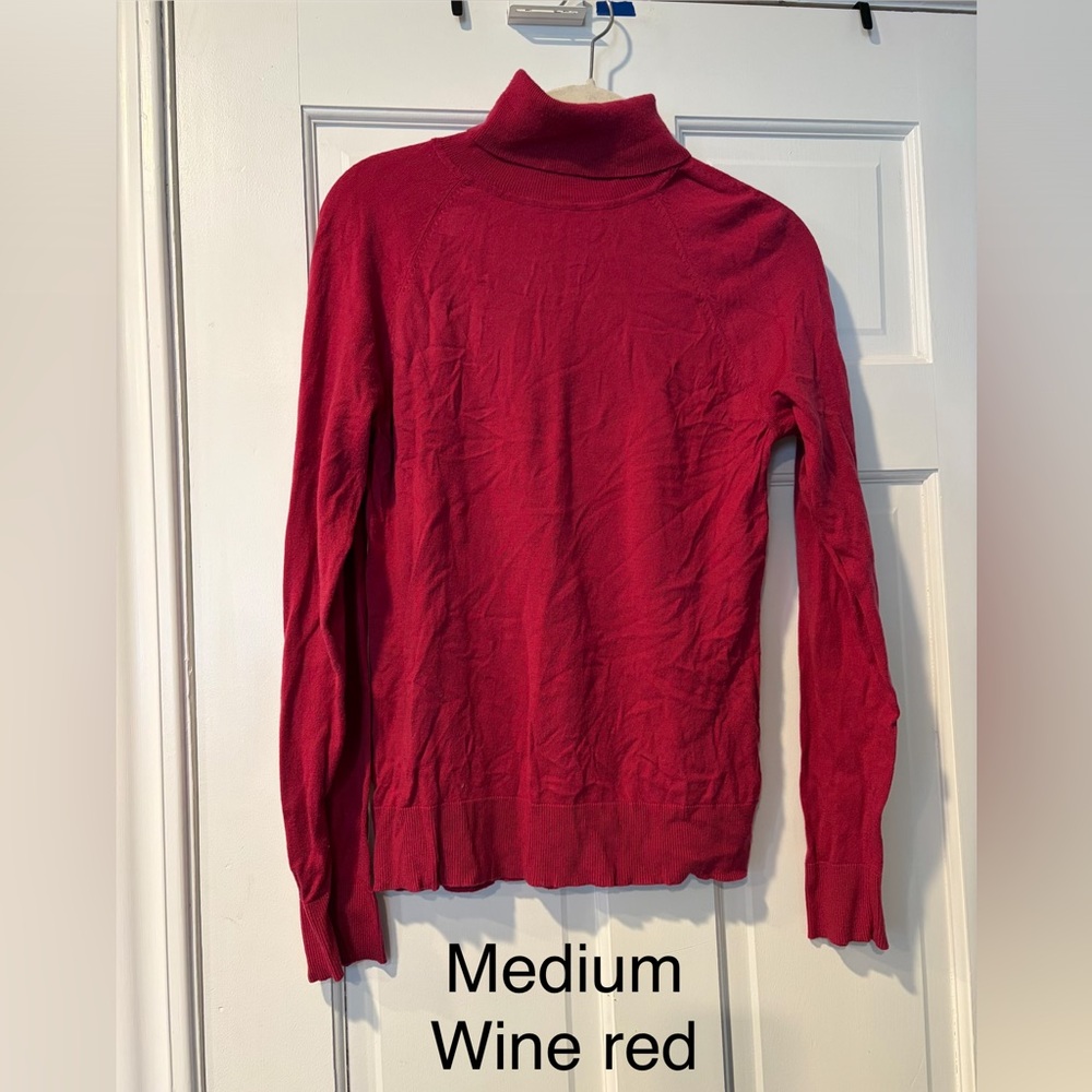 Medium women’s wine red turtleneck sweater